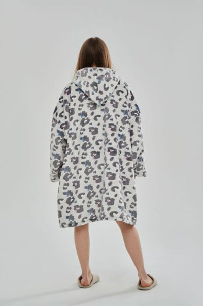 Oversized Winter Hoodie Blanket